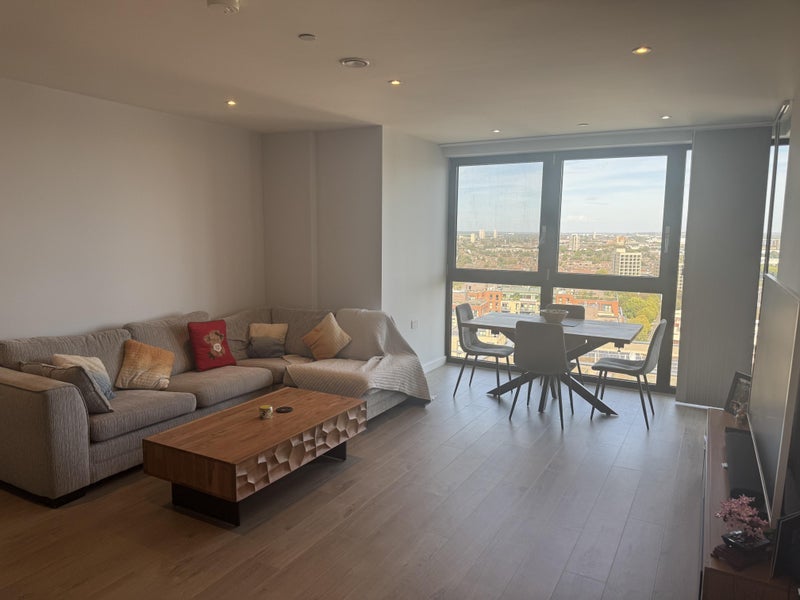 Room Station Road in Greater London