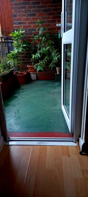 Room Newington Butts in Greater London