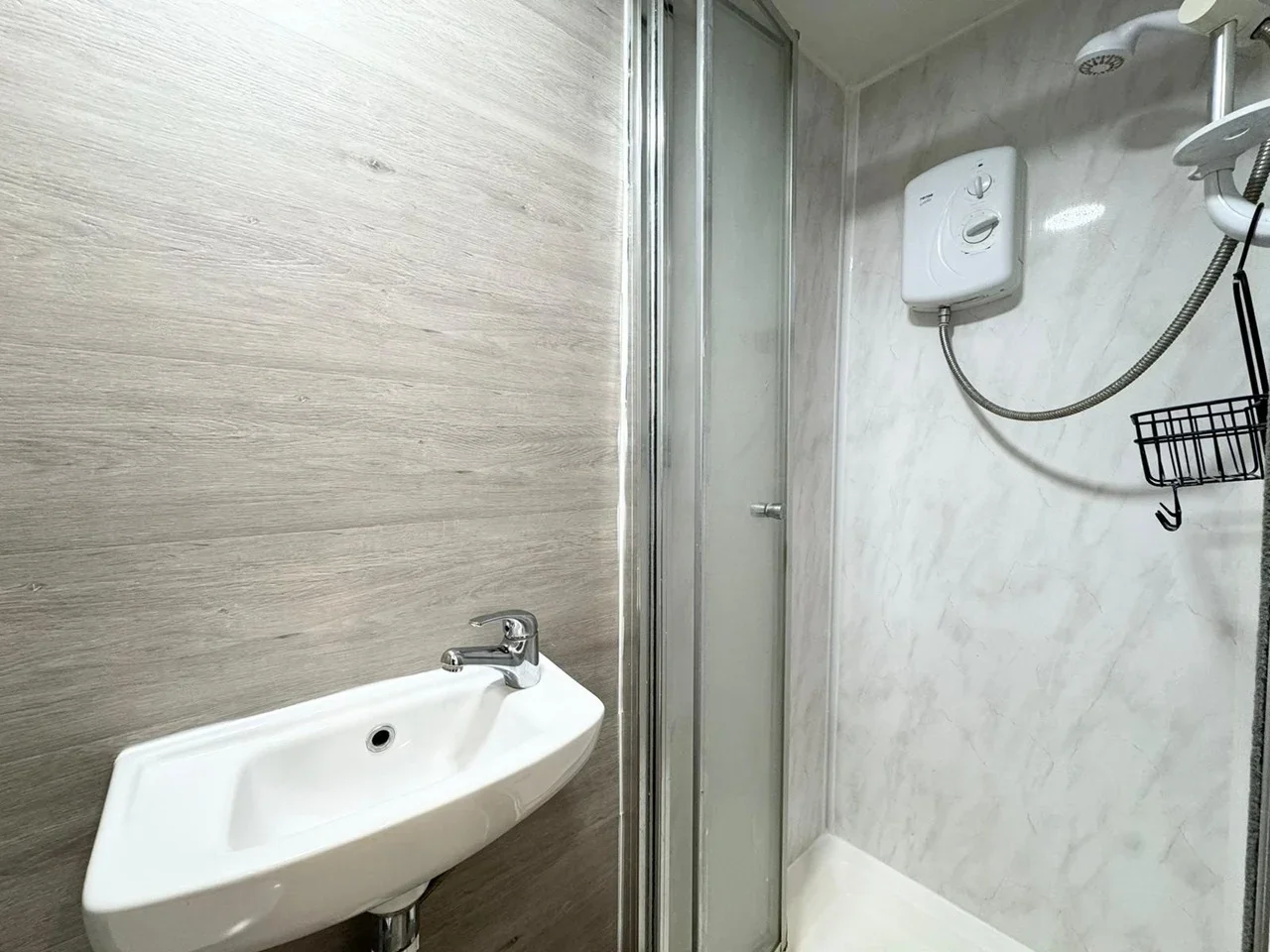 Flat Duncombe Road in Greater London