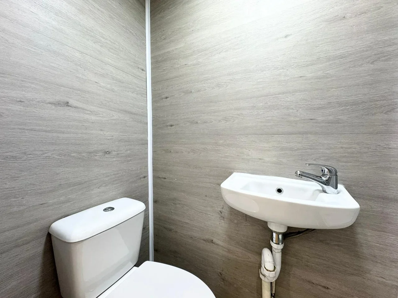 Flat Duncombe Road in Greater London