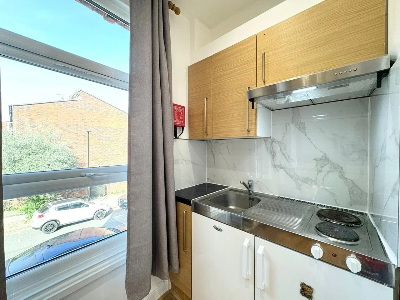 Flat Duncombe Road in Greater London