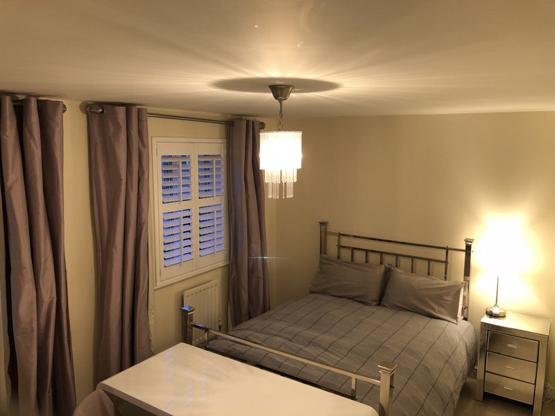Room Lynbrook Grove in Greater London