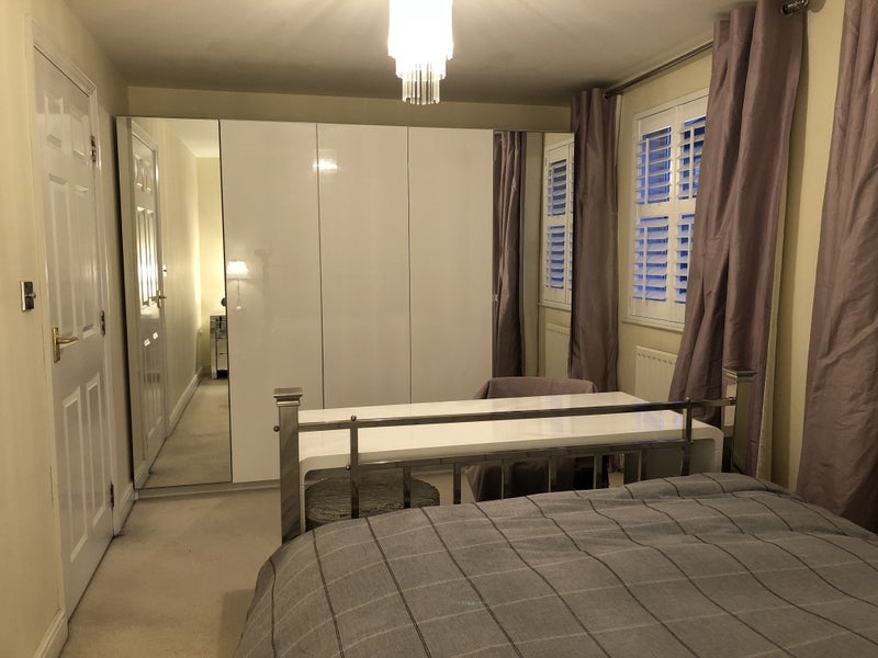 Room Lynbrook Grove in Greater London