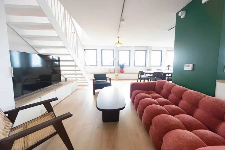 Flat Rue de l'Amiral Roussin in Paris