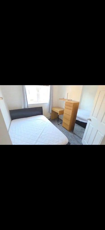 Room Stanhope Close in Greater London
