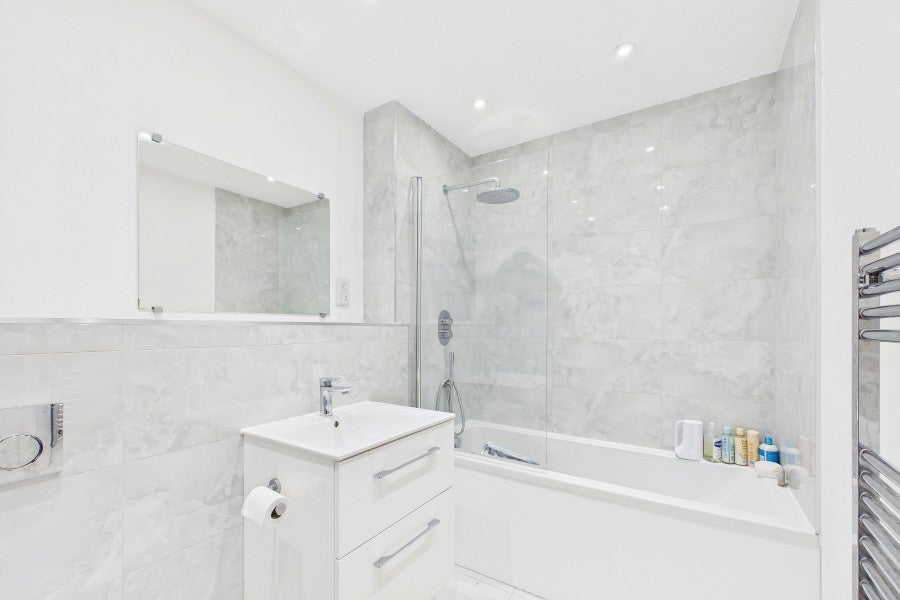 Flat Obelisk Way in Surrey Heath
