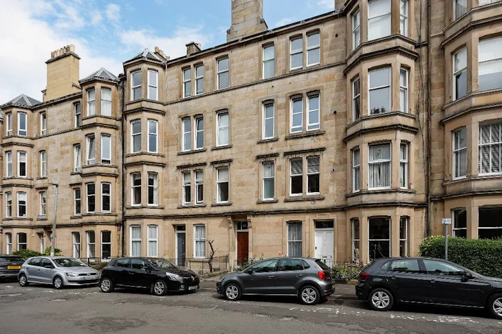 Flat Comely Bank Street in City of Edinburgh