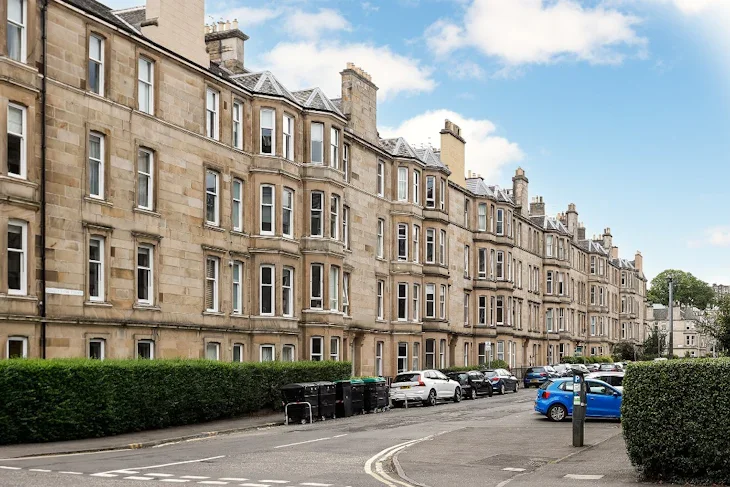 Flat Comely Bank Street in City of Edinburgh