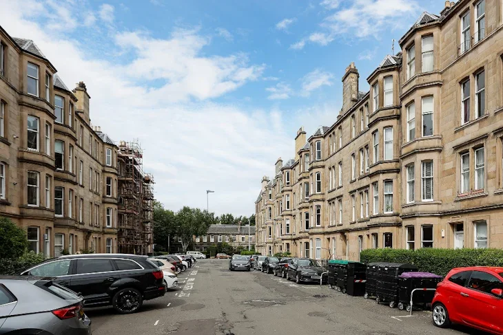Flat Comely Bank Street in City of Edinburgh