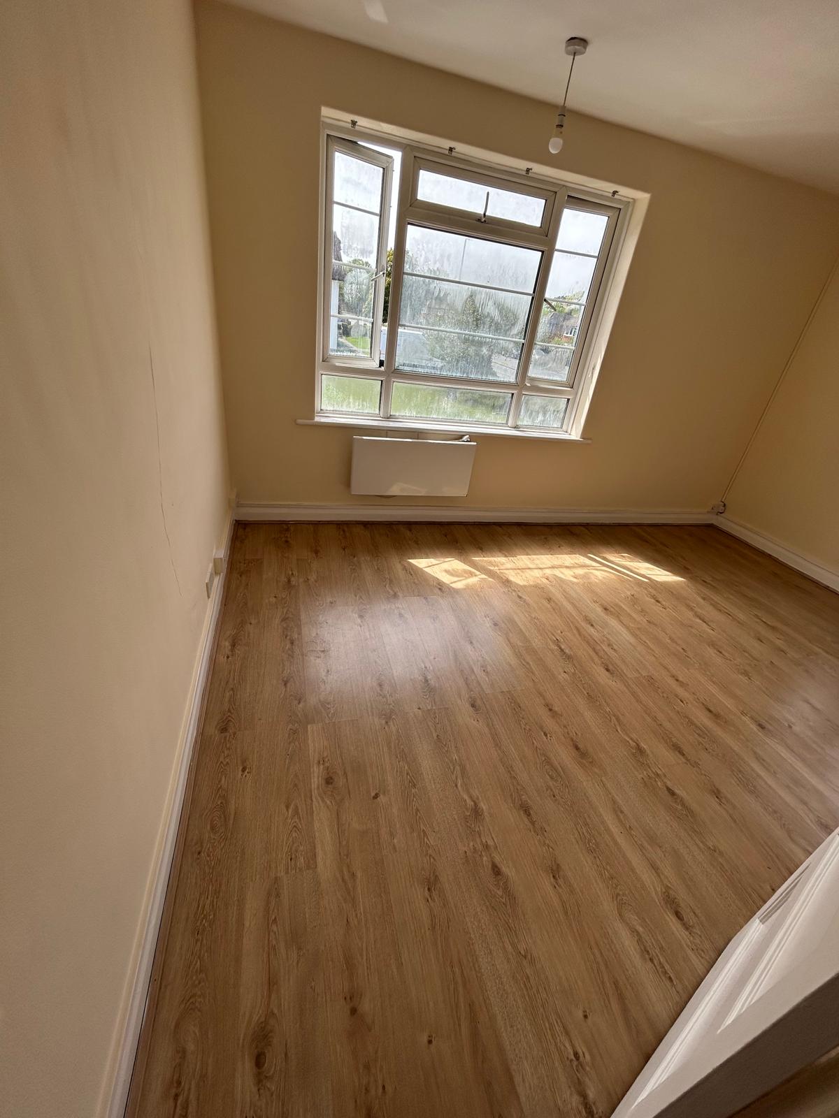 Flat Grosvenor Court in Greater London
