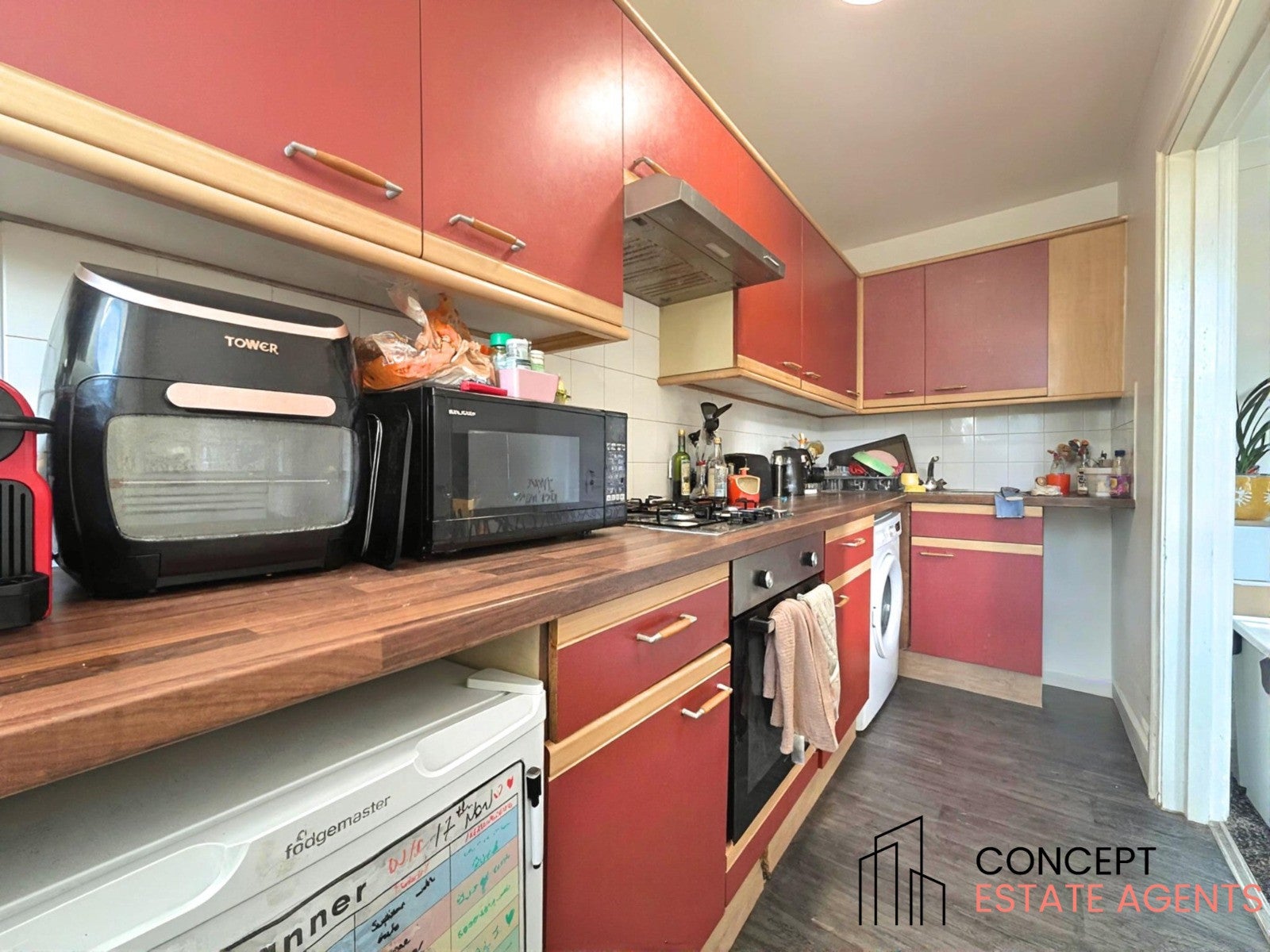 Flat Dafforne Road in Greater London