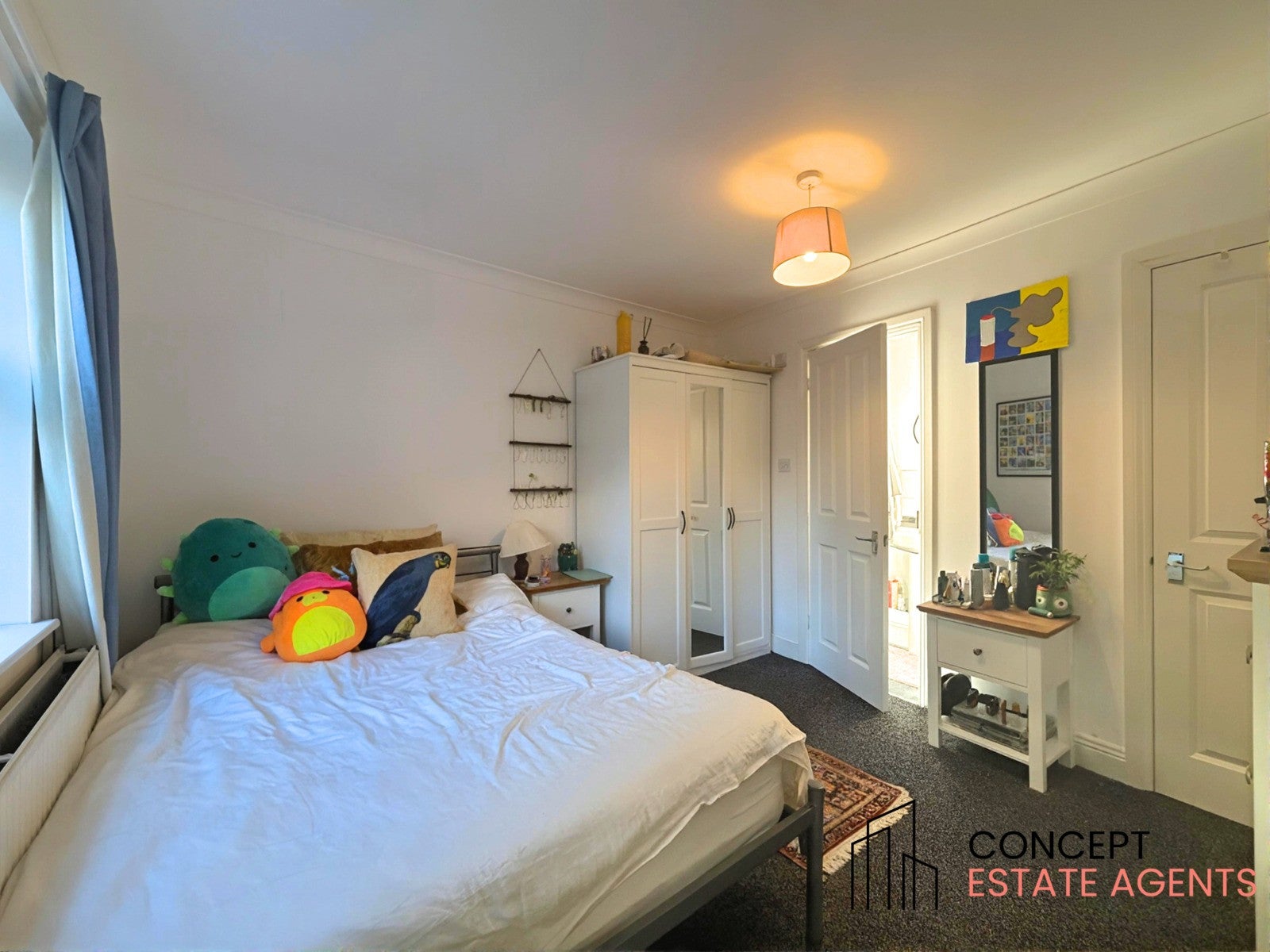 Flat Dafforne Road in Greater London