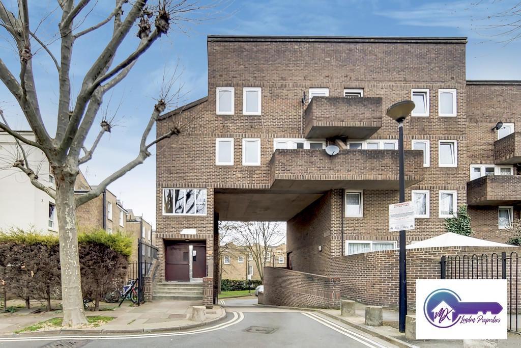 Flat Burlington Close in City of Westminster