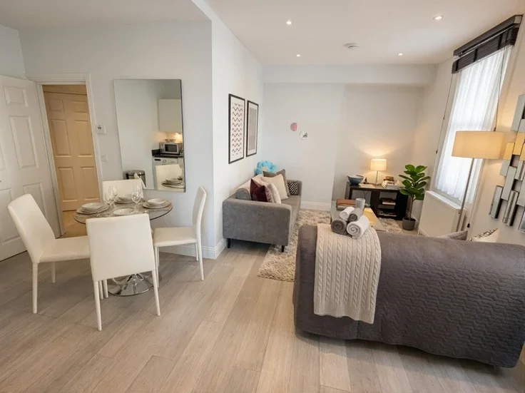 Flat New Row in City of Westminster