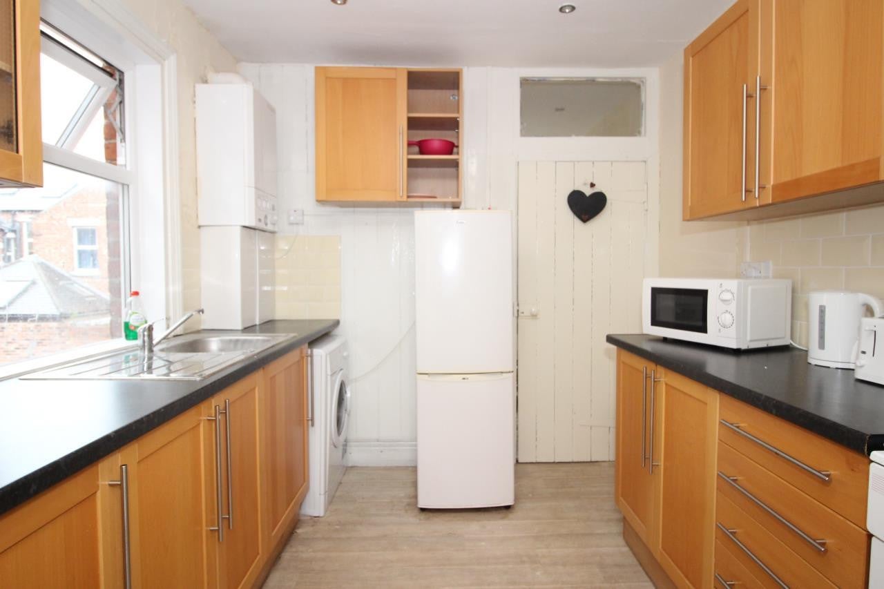 Flat Coniston Avenue in Newcastle upon Tyne