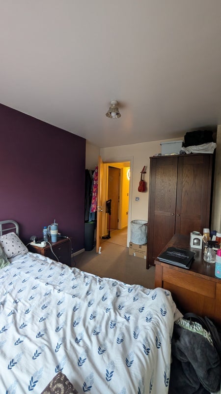 Room Grove Road in Greater London