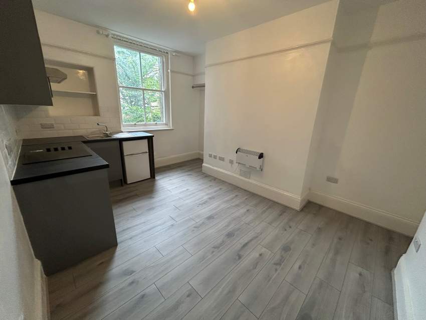 Room Western Road in Hove