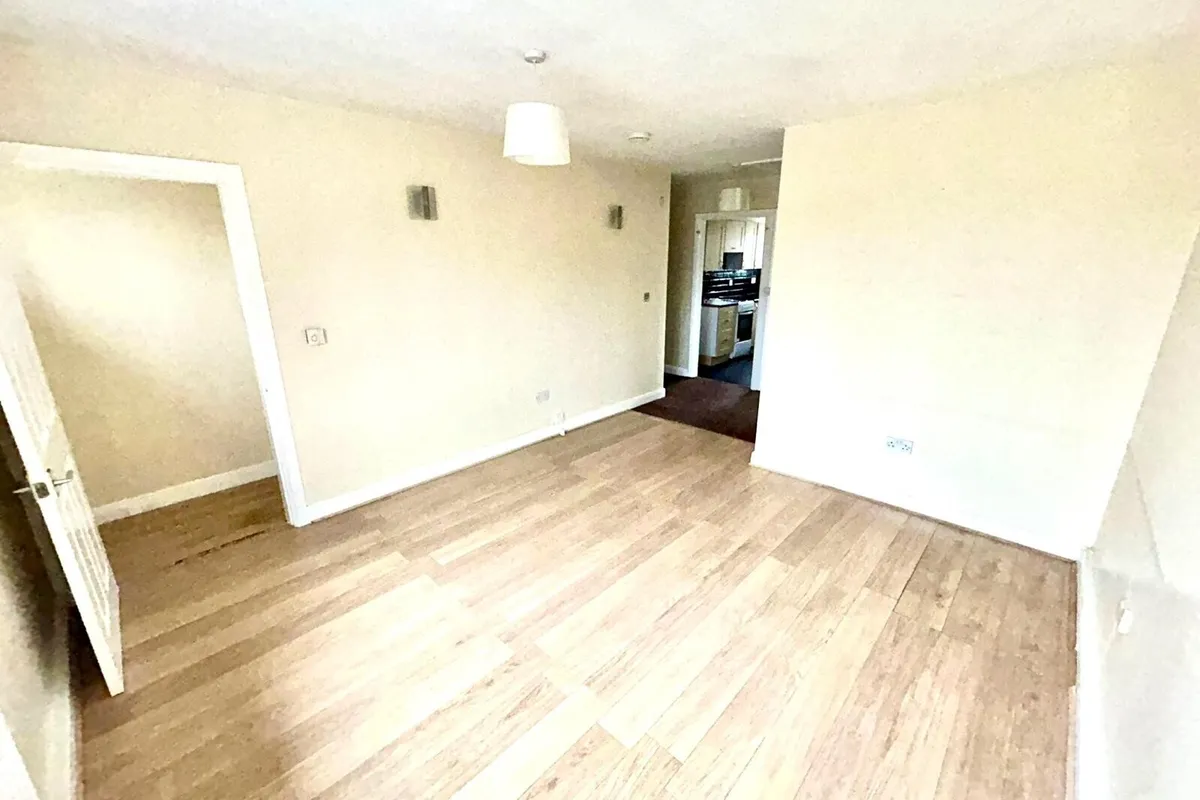 Flat Highgate Court in Barnsley