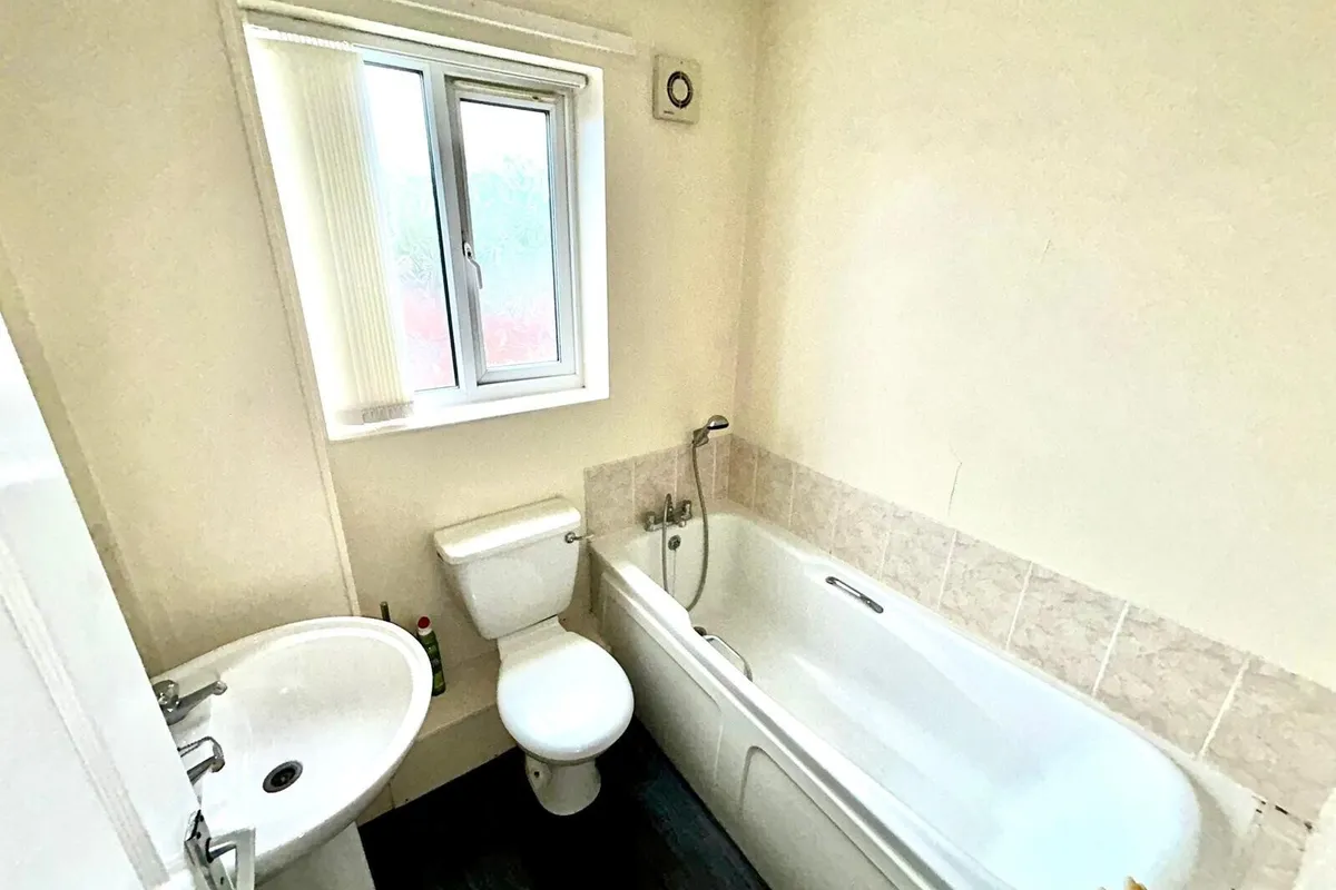 Flat Highgate Court in Barnsley
