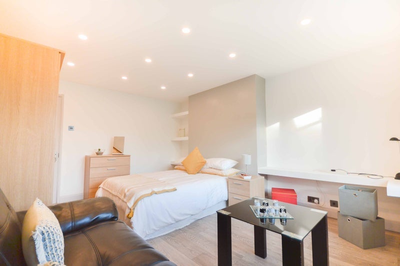 Flat Stockwell Road in Greater London