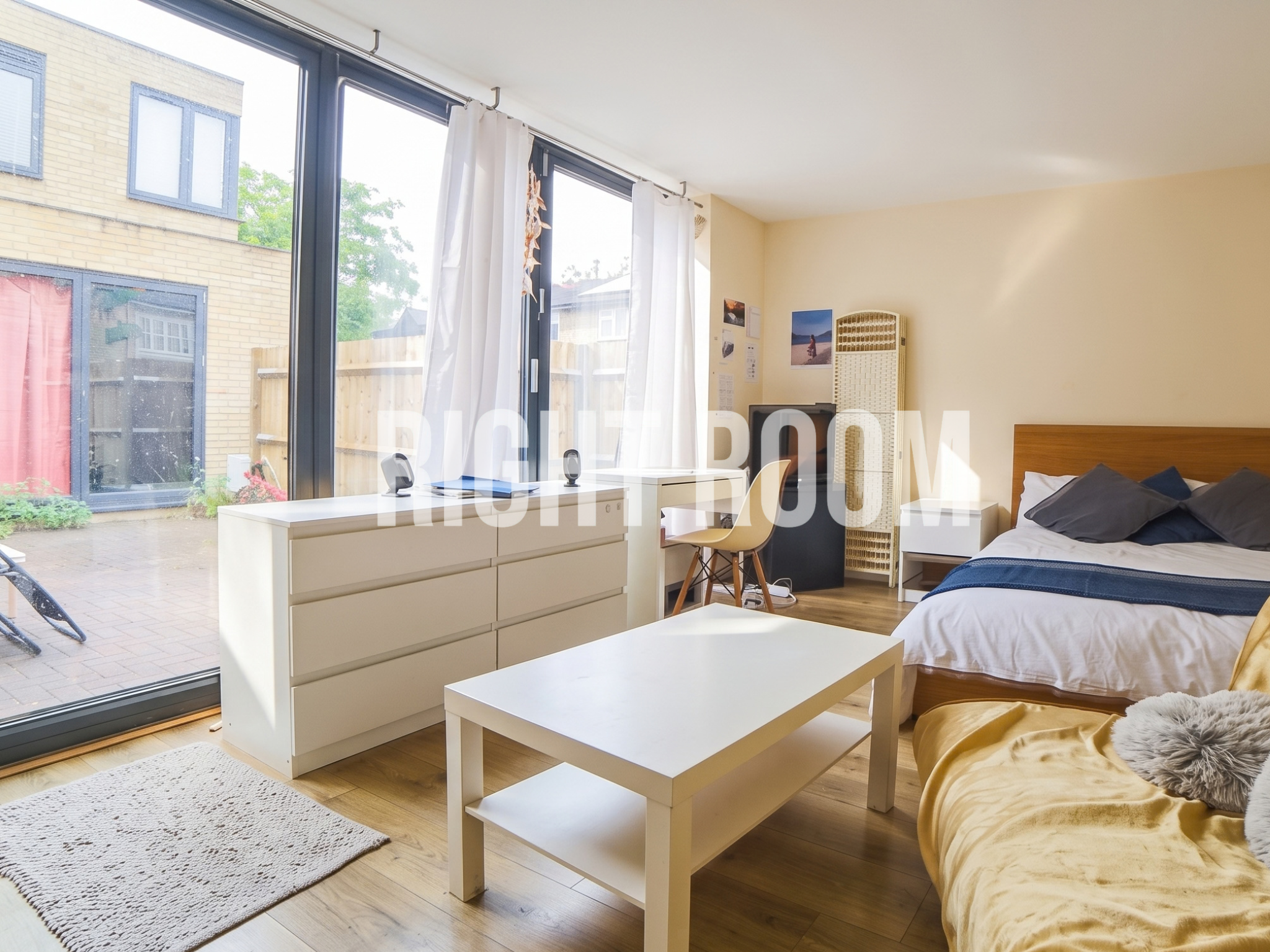 Room John Maurice Close in Greater London