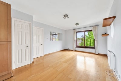 Flat St Joseph's Vale in London