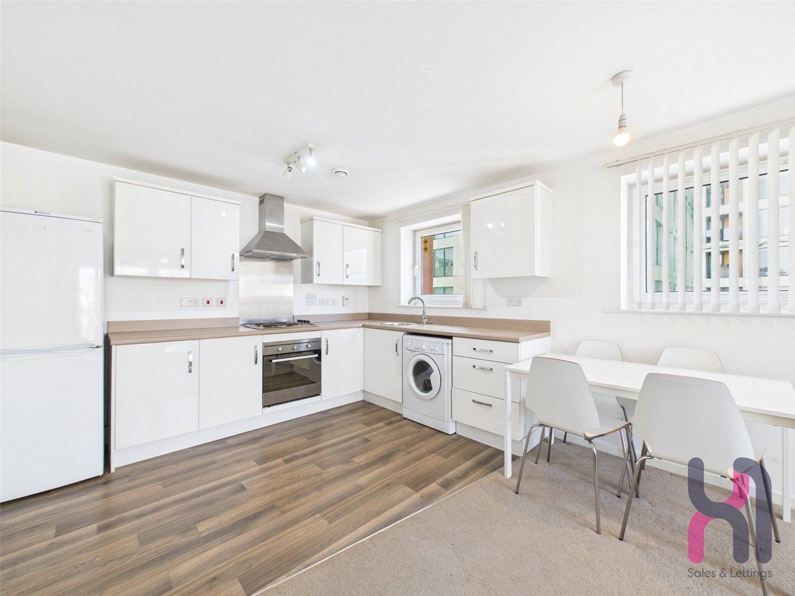 Flat Elmira Way in Salford