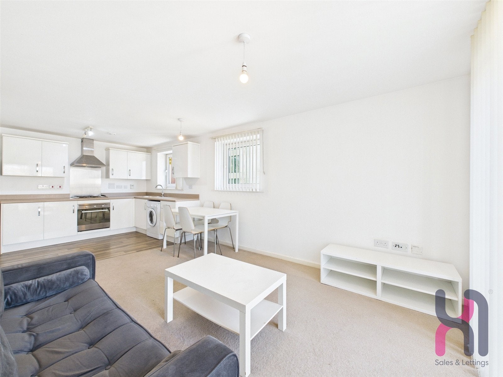 Flat Elmira Way in Salford