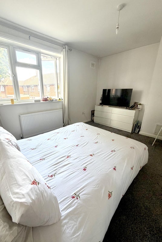 Room Charlesfield in Greater London