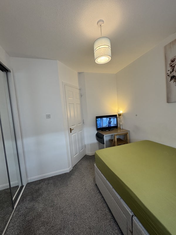 Room Glasgow Road in Clydebank