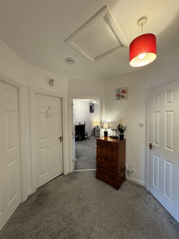 Room Glasgow Road in Clydebank