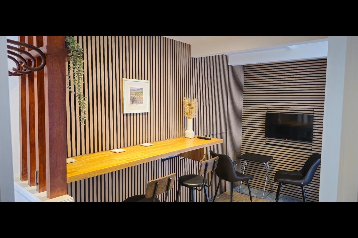 Room Orlando Gardens in Epsom and Ewell