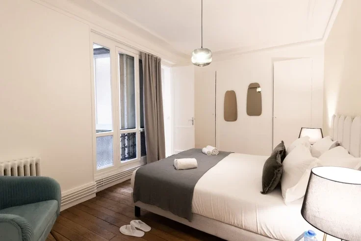 Flat Avenue de Wagram in Paris