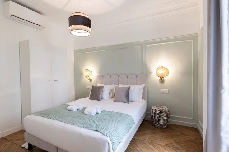 Flat Avenue de Wagram in Paris