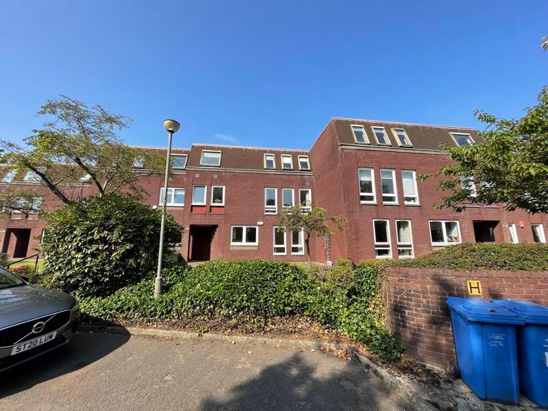 Flat Clarence Gardens in Glasgow