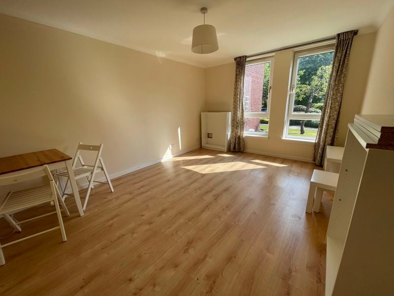 Flat Clarence Gardens in Glasgow