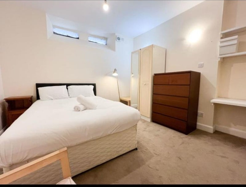 Room Albert Street in City of Edinburgh