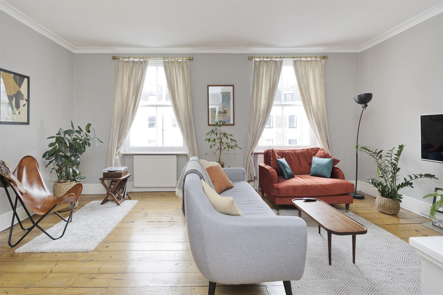 Flat Arundel Gardens in Greater London