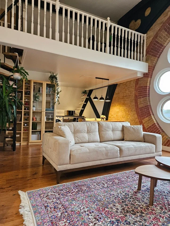 Flat Hallam Close in Watford