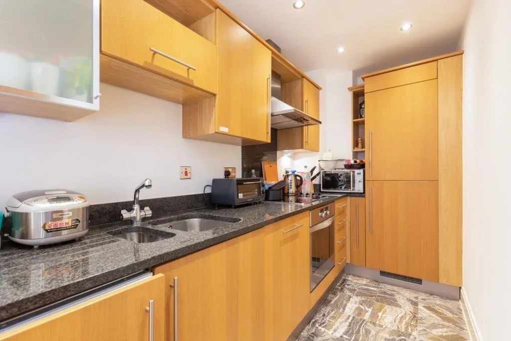 Flat Montaigne Close in City of Westminster