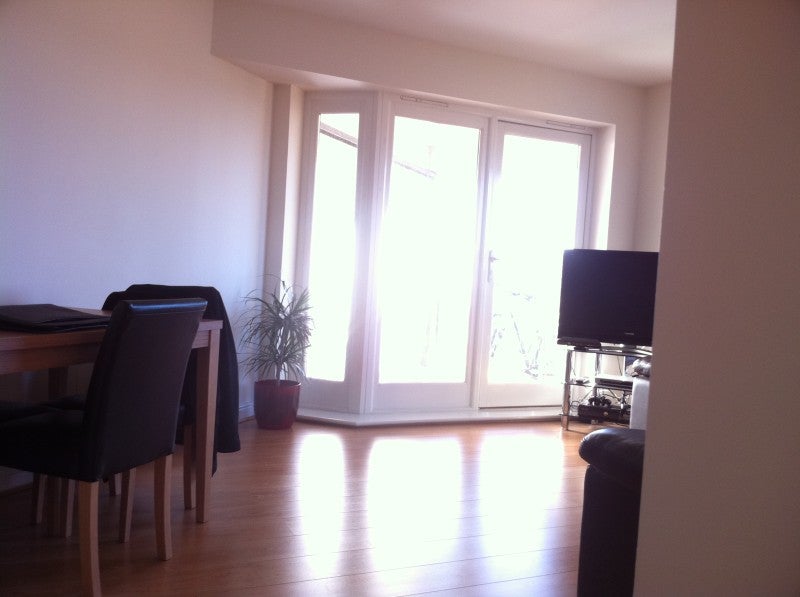 Flat Melling Drive in Greater London