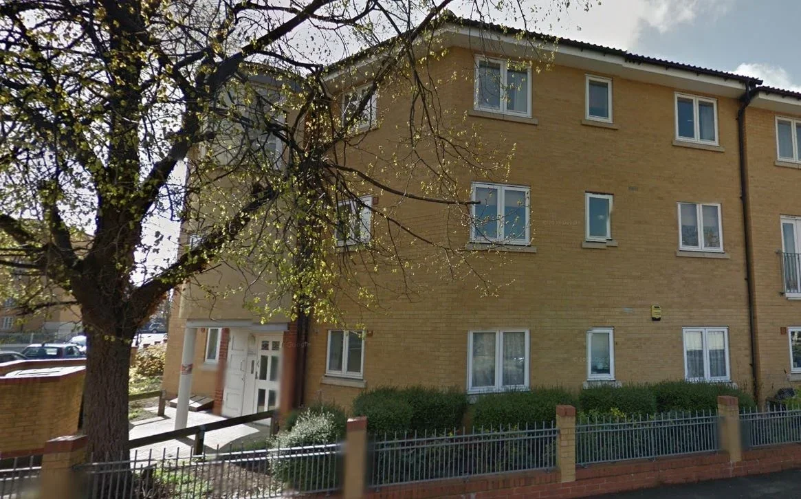 Flat Prince Edward Road in Greater London