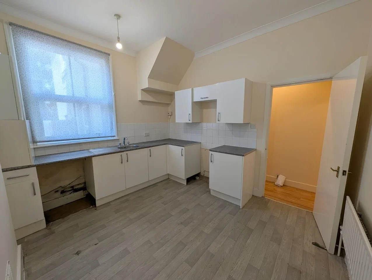 Flat Fernham Road in Greater London