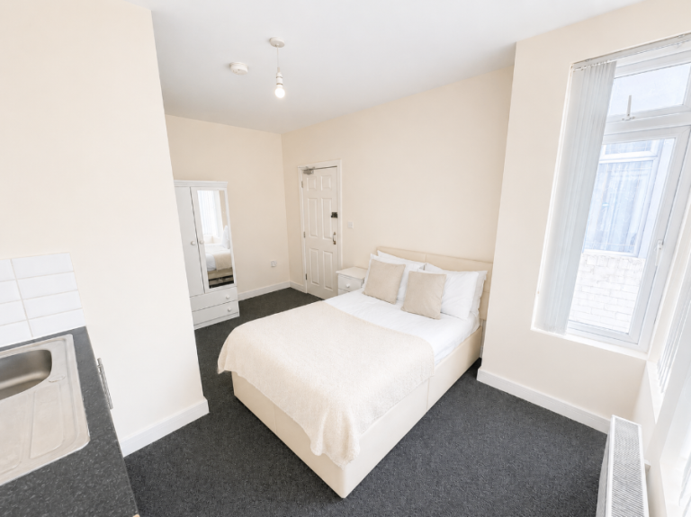 Flat Chatsworth Road in Luton