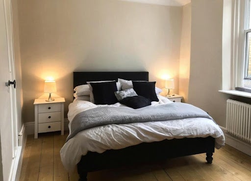 Flat Warwick Lane in City of London