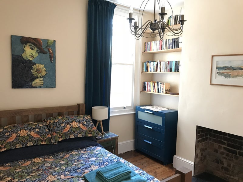 Room Falmer Road in Greater London