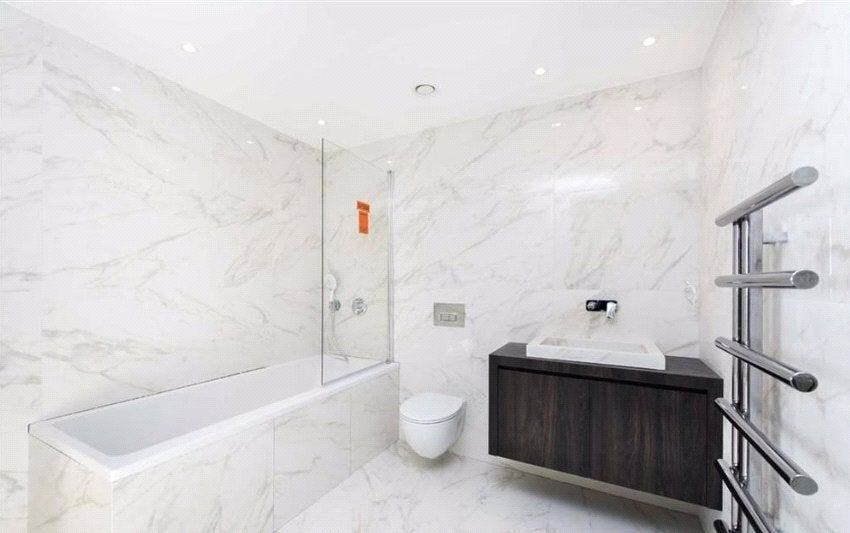 Flat Finchley Road in Greater London