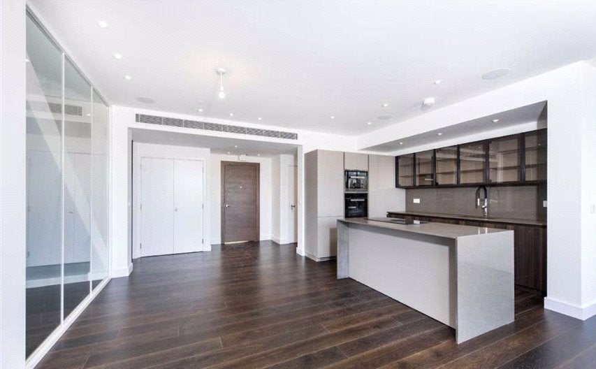 Flat Finchley Road in Greater London