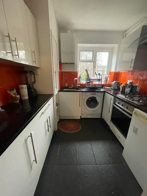Room Clinger Court in Greater London
