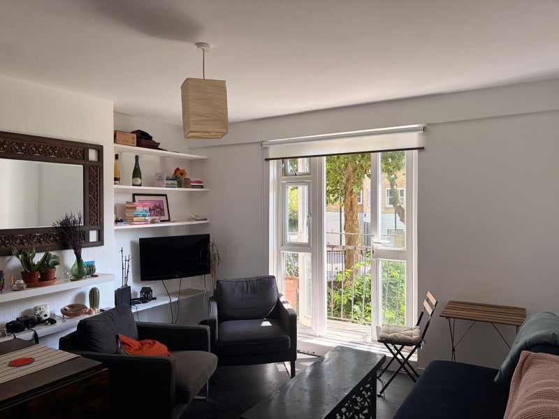 Room Clinger Court in Greater London